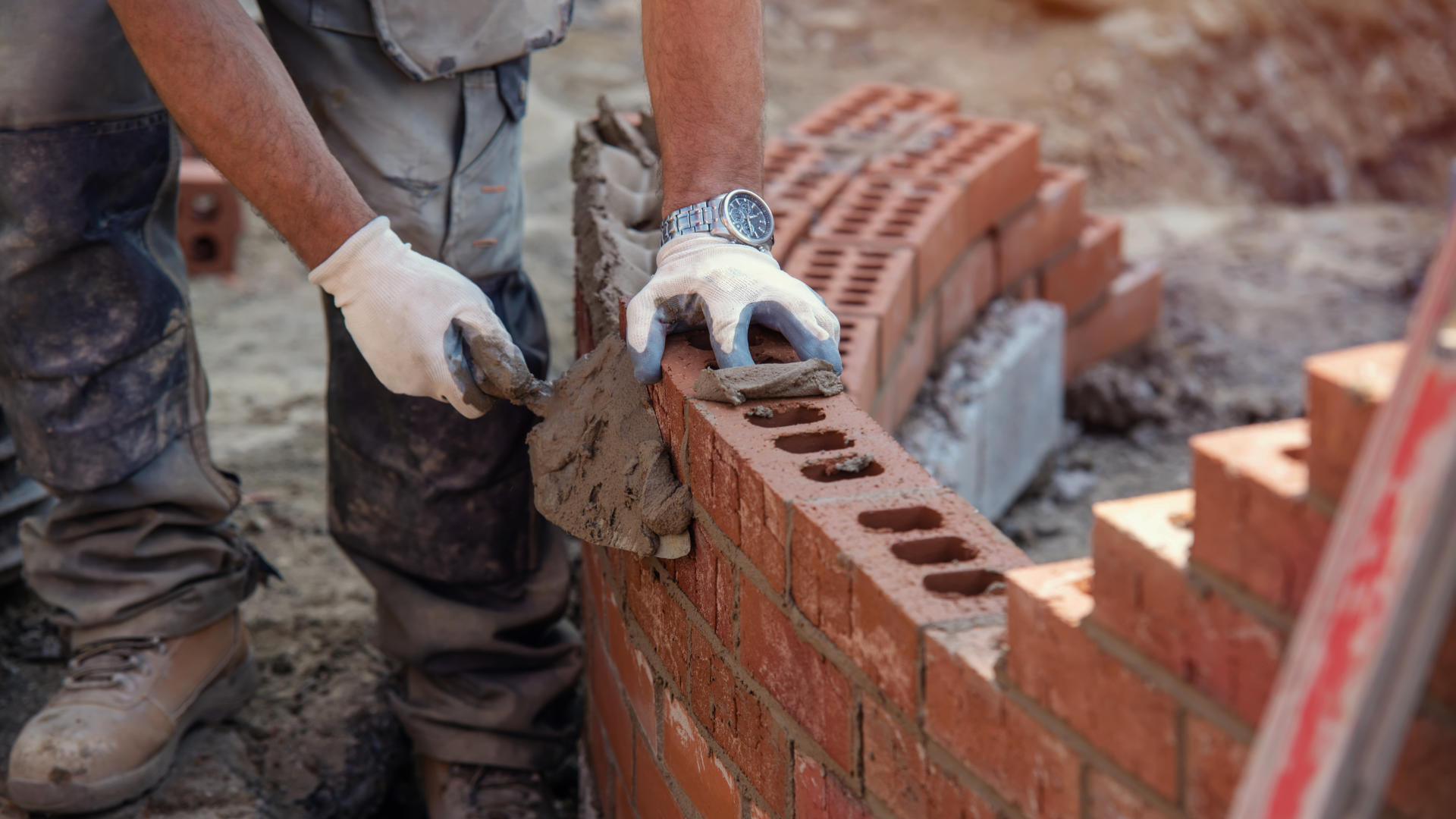 Builder in Hopton